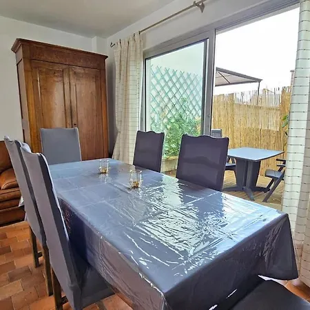 Place Morny, Maison De Ville, 2 Chambres, Terrasse Apartamento *